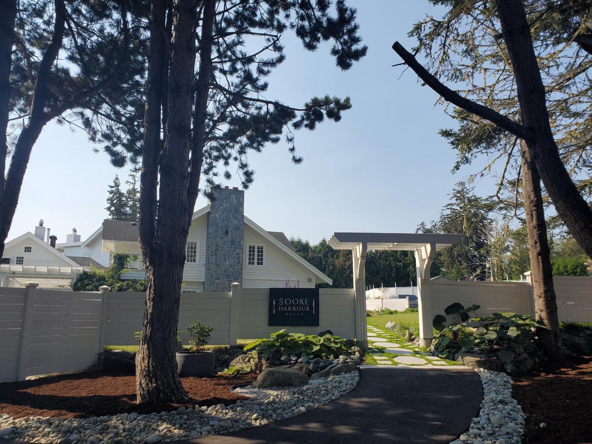 Sooke Harbour House Hotel Buitenkant foto
